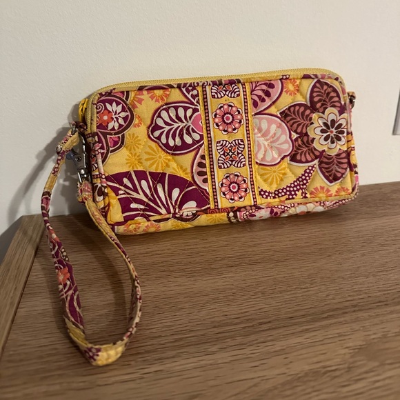 Vera Bradley Handbags - Vera Bradley RETIRED print Bali gold wristlet